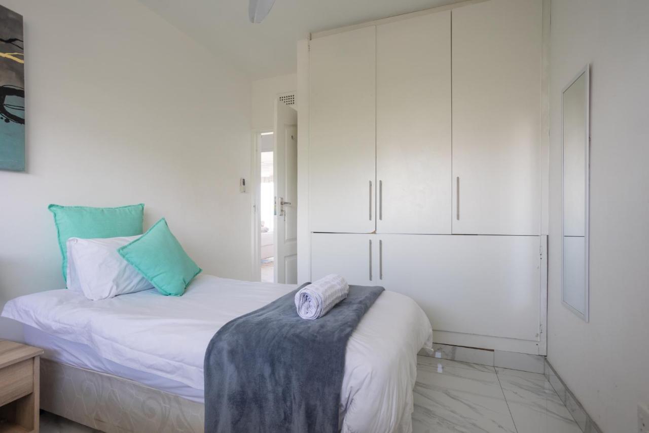 24 Sea Lodge - Sea Viewing Apartment Durban Ngoại thất bức ảnh